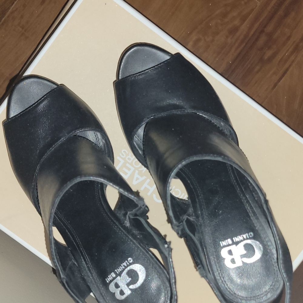 Gianni Bini Black Heels with Timeless Elegance